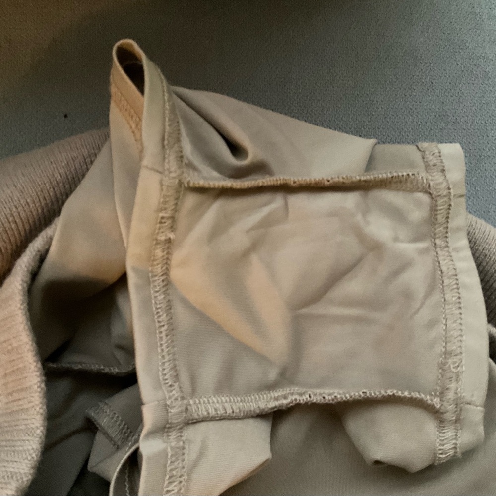 Alo Yoga Scholar Knit Cargo Skirt Gravel S - Picture 5 of 6